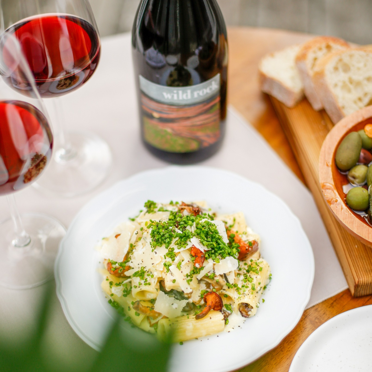 Product image for Benjamin Bridge Wild Rock Red