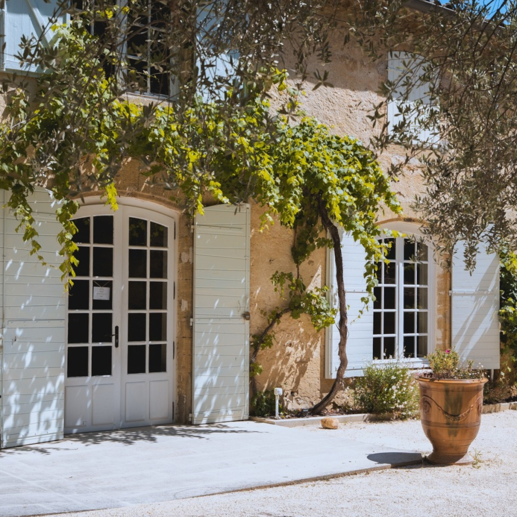 Product image for Chateau La Nerthe Châteauneuf du Pape Rouge